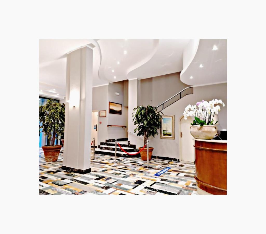 Hotel Eden Park Pietrasanta Bagian luar foto