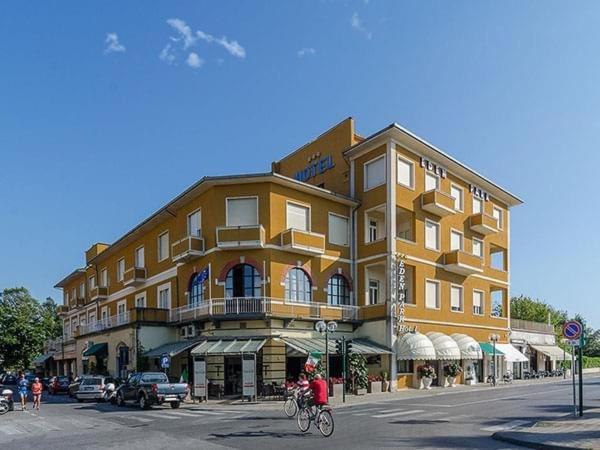 Hotel Eden Park Pietrasanta Bagian luar foto